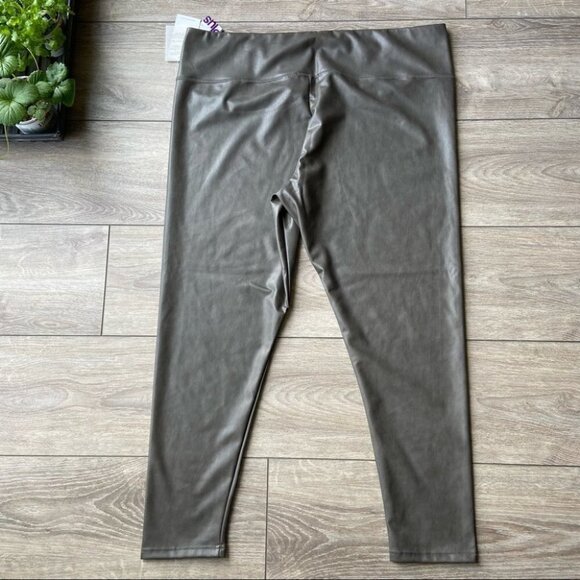 NWT 7 For  All Mankind Faux Leather Legging - Picture 12 of 12